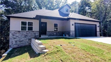 Beautiful New Custom Home in Bella Vista! Situated on a .33-acre on Bella Vista - Metfield Golf Complex and Country Club in Arkansas - for sale on GolfHomes.com, golf home, golf lot