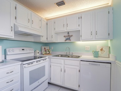 Why rent when you can own! This 1-bed 1.5-bath is perfect for on The American Golf Club in Florida - for sale on GolfHomes.com, golf home, golf lot