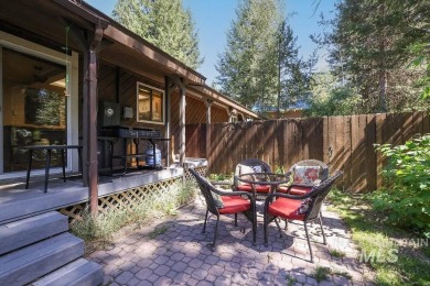 BOM; buyer default. Delightful single level home centrally on McCall Municipal Golf Course in Idaho - for sale on GolfHomes.com, golf home, golf lot