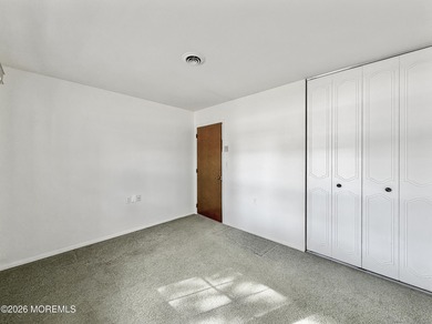 Welcome to this spacious 2 BD/1 BA attached End Unit (Cambridge on Leisure Village West Assoc. in New Jersey - for sale on GolfHomes.com, golf home, golf lot