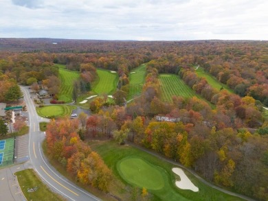 TURN KEY spacious home with modern updates throughout within the on Pocono Farms Country Club in Pennsylvania - for sale on GolfHomes.com, golf home, golf lot