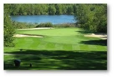 TURN KEY spacious home with modern updates throughout within the on Pocono Farms Country Club in Pennsylvania - for sale on GolfHomes.com, golf home, golf lot