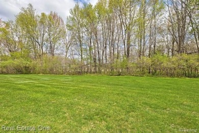 Beautiful End Unit Ranch Condo in Desirable Golf Community! on The Captains Club At Woodfield in Michigan - for sale on GolfHomes.com, golf home, golf lot