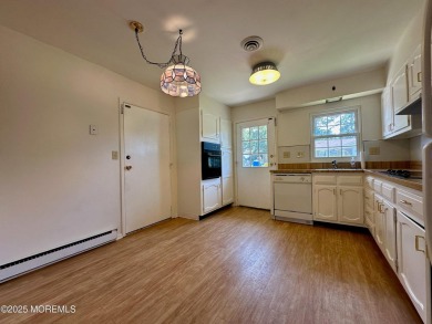 Charming 2 Bed, 2 Bath Home in gated 55+ Leisure Village West! on Leisure Village West Assoc. in New Jersey - for sale on GolfHomes.com, golf home, golf lot