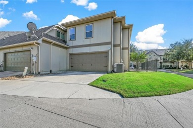 WELCOME HOME!!! Ideally situated end unit. This 3 bedroom 2.5 on TPC At Craig Ranch in Texas - for sale on GolfHomes.com, golf home, golf lot