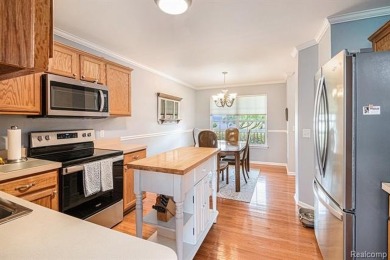 Absolutely beautiful, 2 bedroom, 2 and 1/2 bath condo, with a on The Captains Club At Woodfield in Michigan - for sale on GolfHomes.com, golf home, golf lot