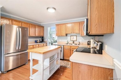 Absolutely beautiful, 2 bedroom, 2 and 1/2 bath condo, with a on The Captains Club At Woodfield in Michigan - for sale on GolfHomes.com, golf home, golf lot