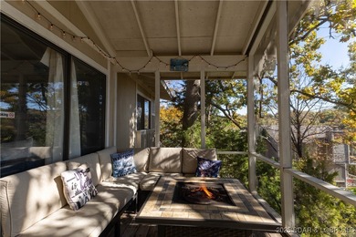 Location, Lifestyle & Convenience, this 1 has It All! Welcome to on The Oaks Golf Course in Missouri - for sale on GolfHomes.com, golf home, golf lot