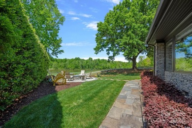 Enjoy River Run Country Club at it's finest on the 18th fairway on River Run Country Club in North Carolina - for sale on GolfHomes.com, golf home, golf lot