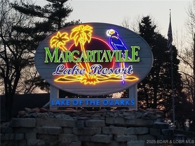 Location, Lifestyle & Convenience, this 1 has It All! Welcome to on The Oaks Golf Course in Missouri - for sale on GolfHomes.com, golf home, golf lot