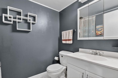 Beautifully maintained 1BR/1.5BA first-floor condo located in on Kings Point Golf -Flanders Way in Florida - for sale on GolfHomes.com, golf home, golf lot