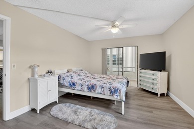 Beautifully maintained 1BR/1.5BA first-floor condo located in on Kings Point Golf -Flanders Way in Florida - for sale on GolfHomes.com, golf home, golf lot