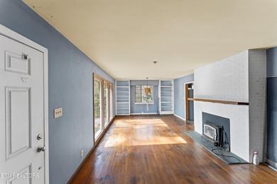 Great investment opportunity in desirable Holston Hills! This on  in Tennessee - for sale on GolfHomes.com, golf home, golf lot