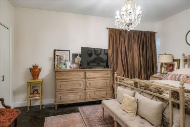 Beautifully updated 1 bedroom, 1 bath condo in Fairway Towers on Chickasaw Country Club in Tennessee - for sale on GolfHomes.com, golf home, golf lot