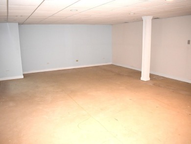 3 bedroom, 3 bath Ranch in Carillon Lakes!  This home is located on Carillon Lakes 3 Hole Course in Illinois - for sale on GolfHomes.com, golf home, golf lot