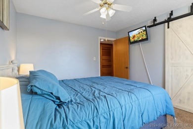 Location! Location!  Welcome to this 2 bed/ 2 bath condo located on Seasons Ridge At Four Seasons in Missouri - for sale on GolfHomes.com, golf home, golf lot