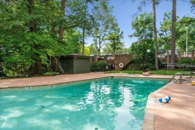 Beautifully updated 1 bedroom, 1 bath condo in Fairway Towers on Chickasaw Country Club in Tennessee - for sale on GolfHomes.com, golf home, golf lot