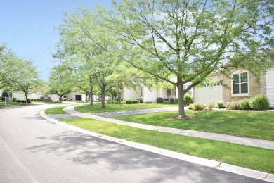3 bedroom, 3 bath Ranch in Carillon Lakes!  This home is located on Carillon Lakes 3 Hole Course in Illinois - for sale on GolfHomes.com, golf home, golf lot