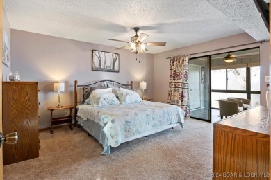 Location! Location!  Welcome to this 2 bed/ 2 bath condo located on Seasons Ridge At Four Seasons in Missouri - for sale on GolfHomes.com, golf home, golf lot