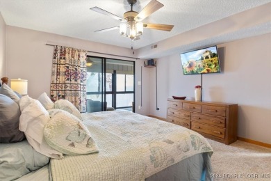 Location! Location!  Welcome to this 2 bed/ 2 bath condo located on Seasons Ridge At Four Seasons in Missouri - for sale on GolfHomes.com, golf home, golf lot