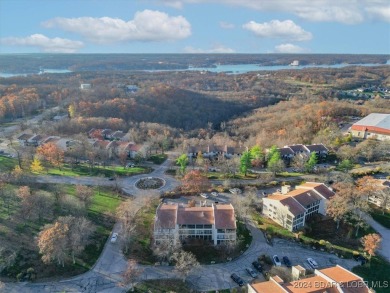 Location! Location!  Welcome to this 2 bed/ 2 bath condo located on Seasons Ridge At Four Seasons in Missouri - for sale on GolfHomes.com, golf home, golf lot