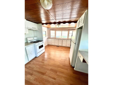 Come see this cozy 2 bed, 1 bath mobile home in the Highland on DeBary Golf and Country Club in Florida - for sale on GolfHomes.com, golf home, golf lot