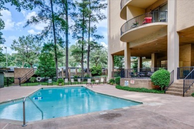 Beautifully updated 1 bedroom, 1 bath condo in Fairway Towers on Chickasaw Country Club in Tennessee - for sale on GolfHomes.com, golf home, golf lot