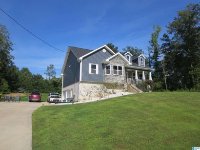 Beautiful home that is only 5 years old but looks brand new! on Lakeview Country Club in Alabama - for sale on GolfHomes.com, golf home, golf lot