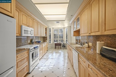 Welcome to easy, resort-style living in the gated community of on Rossmoor Golf Course in California - for sale on GolfHomes.com, golf home, golf lot