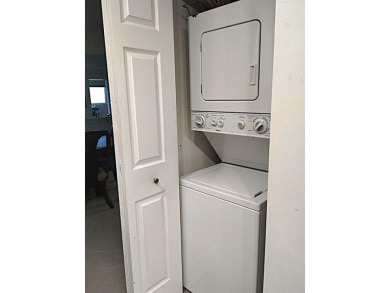 BRIGHT AND AIRY, EXTRA LARGE 1346 SQ/FT RENOVATED CORNER on Wynmoor Golf Course in Florida - for sale on GolfHomes.com, golf home, golf lot