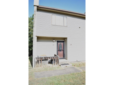 Come view this easy walk in townhome!! It is walking distance to on Mountain Ranch Golf Club in Arkansas - for sale on GolfHomes.com, golf home, golf lot