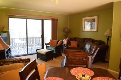 Come view this easy walk in townhome!! It is walking distance to on Mountain Ranch Golf Club in Arkansas - for sale on GolfHomes.com, golf home, golf lot