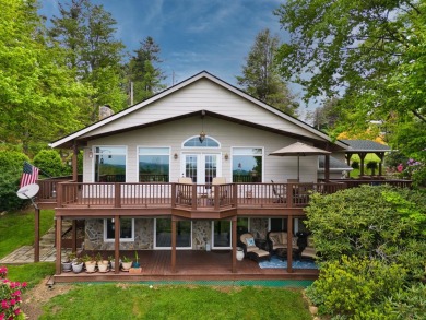Personal retreat awaits you in meticulously renovated 2BR, 2BA on Skyland Lakes Golf Course in Virginia - for sale on GolfHomes.com, golf home, golf lot