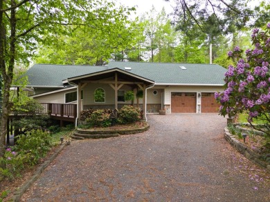 Personal retreat awaits you in meticulously renovated 2BR, 2BA on Skyland Lakes Golf Course in Virginia - for sale on GolfHomes.com, golf home, golf lot