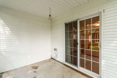 $2,500 credit at closing offered!! Enjoy the ease of one-level on Masonboro Country Club in North Carolina - for sale on GolfHomes.com, golf home, golf lot