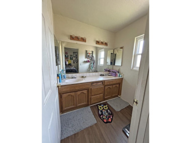 Perfect family home! This 3 bedroom, 2 bath, singles story home on Lake Elizabeth Golf and Ranch Club in California - for sale on GolfHomes.com, golf home, golf lot