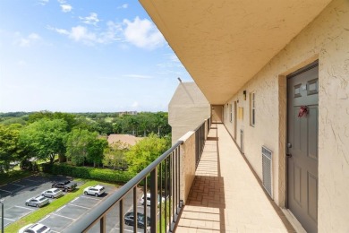 Welcome to elevated living ~ literally. This 2-bedroom on Grande Oaks Golf Club in Florida - for sale on GolfHomes.com, golf home, golf lot