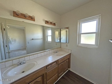 Perfect family home! This 3 bedroom, 2 bath, singles story home on Lake Elizabeth Golf and Ranch Club in California - for sale on GolfHomes.com, golf home, golf lot