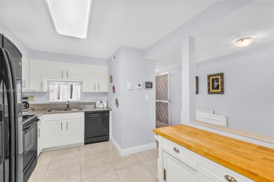 La Creme de la creme!!! Love where you live...this gorgeous on Hollybrook Golf and Tennis Club  in Florida - for sale on GolfHomes.com, golf home, golf lot