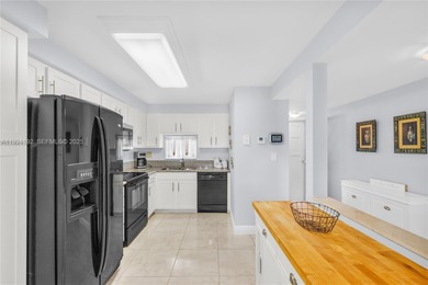 La Creme de la creme!!! Love where you live...this gorgeous on Hollybrook Golf and Tennis Club  in Florida - for sale on GolfHomes.com, golf home, golf lot