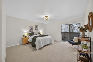 Fresh updates, geothermal community pool, & an amazing location on Warm Springs Golf Club in Idaho - for sale on GolfHomes.com, golf home, golf lot