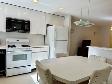Well maintained 1 bedroom *Adam* in the Blue Ridge Community on Blue Ridge Golf Club in New York - for sale on GolfHomes.com, golf home, golf lot