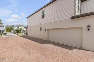 Welcome to this inviting 3-bedroom, 2.5-bathroom home offering 1 on Venetian Bay Golf Course in Florida - for sale on GolfHomes.com, golf home, golf lot