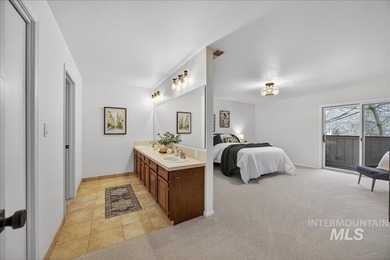 Fresh updates, geothermal community pool, & an amazing location on Warm Springs Golf Club in Idaho - for sale on GolfHomes.com, golf home, golf lot