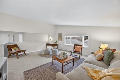 Fresh updates, geothermal community pool, & an amazing location on Warm Springs Golf Club in Idaho - for sale on GolfHomes.com, golf home, golf lot