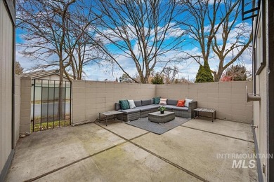 Fresh updates, geothermal community pool, & an amazing location on Warm Springs Golf Club in ID - for sale on GolfHomes.com, golf home, golf lot