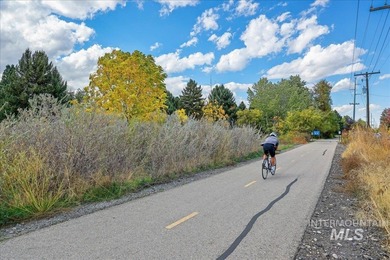 Fresh updates, geothermal community pool, & an amazing location on Warm Springs Golf Club in ID - for sale on GolfHomes.com, golf home, golf lot