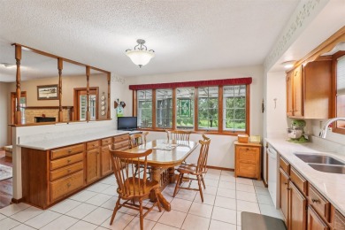 YOU HAVE TO SEE THIS HOME...A BEAUTIFULLY KEPT RANCH SITTING ON on Osceola Country Club in Iowa - for sale on GolfHomes.com, golf home, golf lot