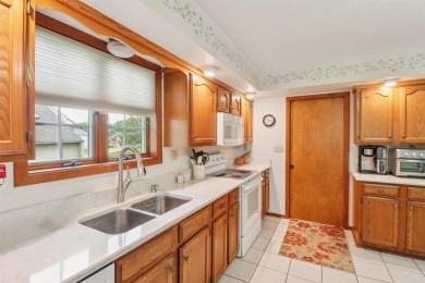 YOU HAVE TO SEE THIS HOME...A BEAUTIFULLY KEPT RANCH SITTING ON on Osceola Country Club in Iowa - for sale on GolfHomes.com, golf home, golf lot