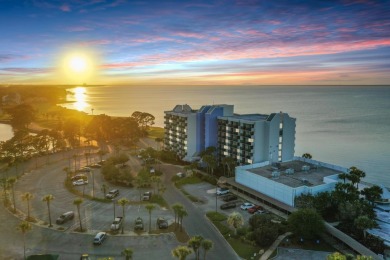 Lowest priced, UPDATED, HIGH FLOOR, BAY FRONT studio with on Sandestin Golf and Beach Resort - The Links in Florida - for sale on GolfHomes.com, golf home, golf lot
